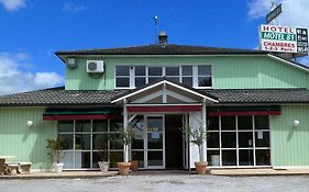 Le 81 Hotel